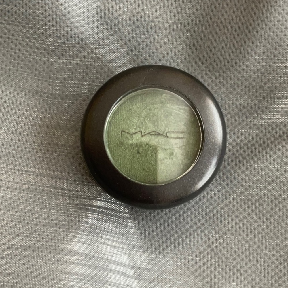MAC Humid Eyeshadow